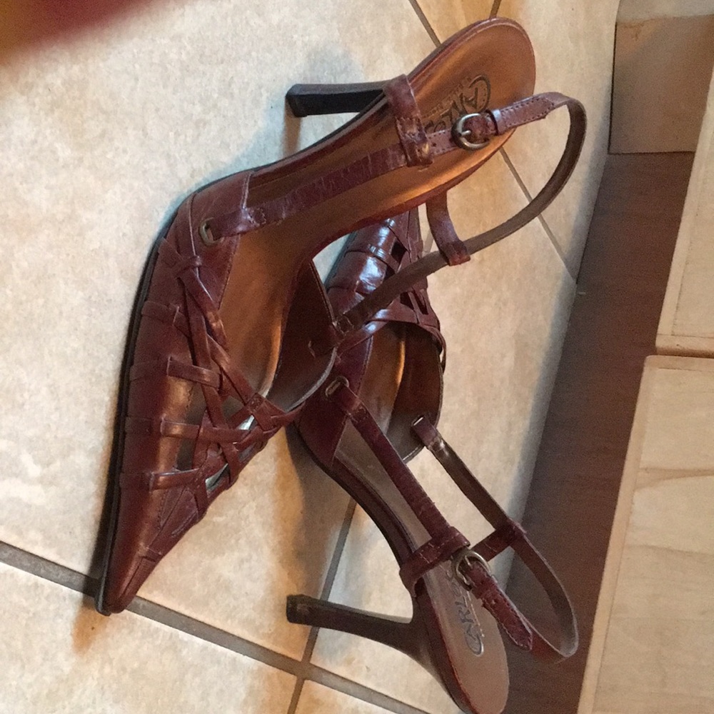 Carlos vixen Pointy sling back heels